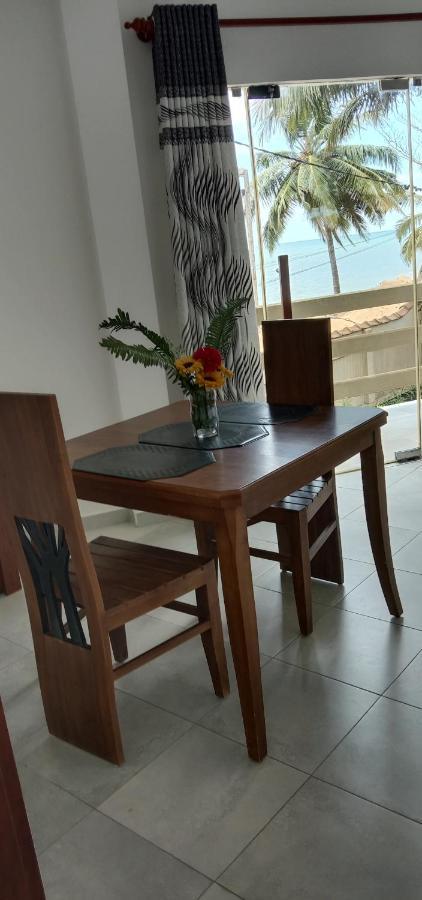 Amssler Beach Stay 칼루타라 외부 사진